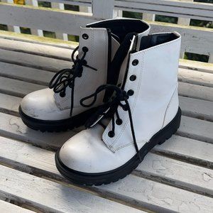 Girls' Unr8ed Kids Size 2 Firm White Combat Boots